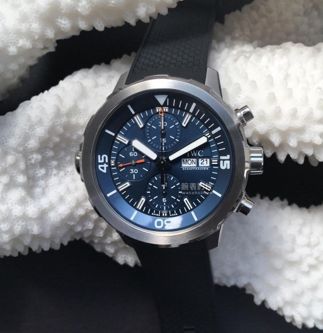 IWC lancia l’orologio replica automatico Ocean Time 2000